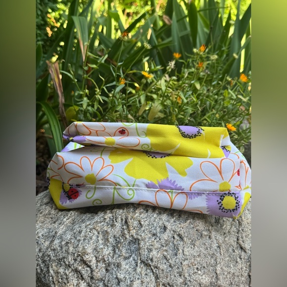 Clinique Floral Pouch Set - Yellow and Purple - Picture 5 of 7
